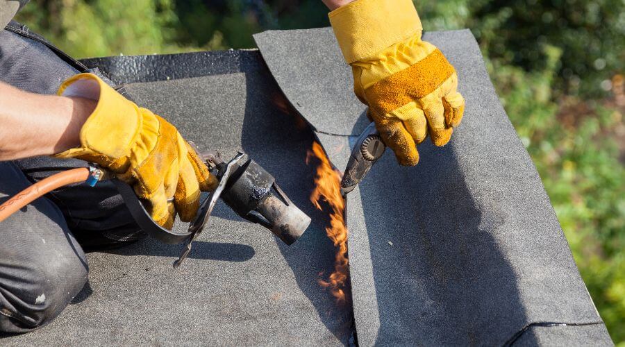 Professional gutter cleaning in Buckeystown, MD
